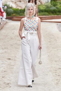 00057-chanel-resort-2023-monaco-credit-gorunway.thumb.jpg.1377514553f4c605e47699ee05e14a86.jpg