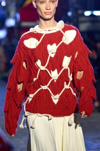 00061-vogue-world-fall-2022-details-credit-gorunway.thumb.jpg.eeb20cf38e2ba444ba1f125b8c16db08.jpg
