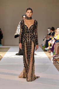00062-elie-saab-fall-2022-couture-credit-gorunway.thumb.jpg.c8a72bc9f20d8b53a30a60c915fd183e.jpg