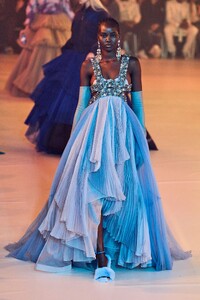 00072-off-white-fall-2022-ready-to-wear-paris-credit-gorunway.thumb.jpg.2da9a08adca089a6ff9fa4ed5f271ad3.jpg
