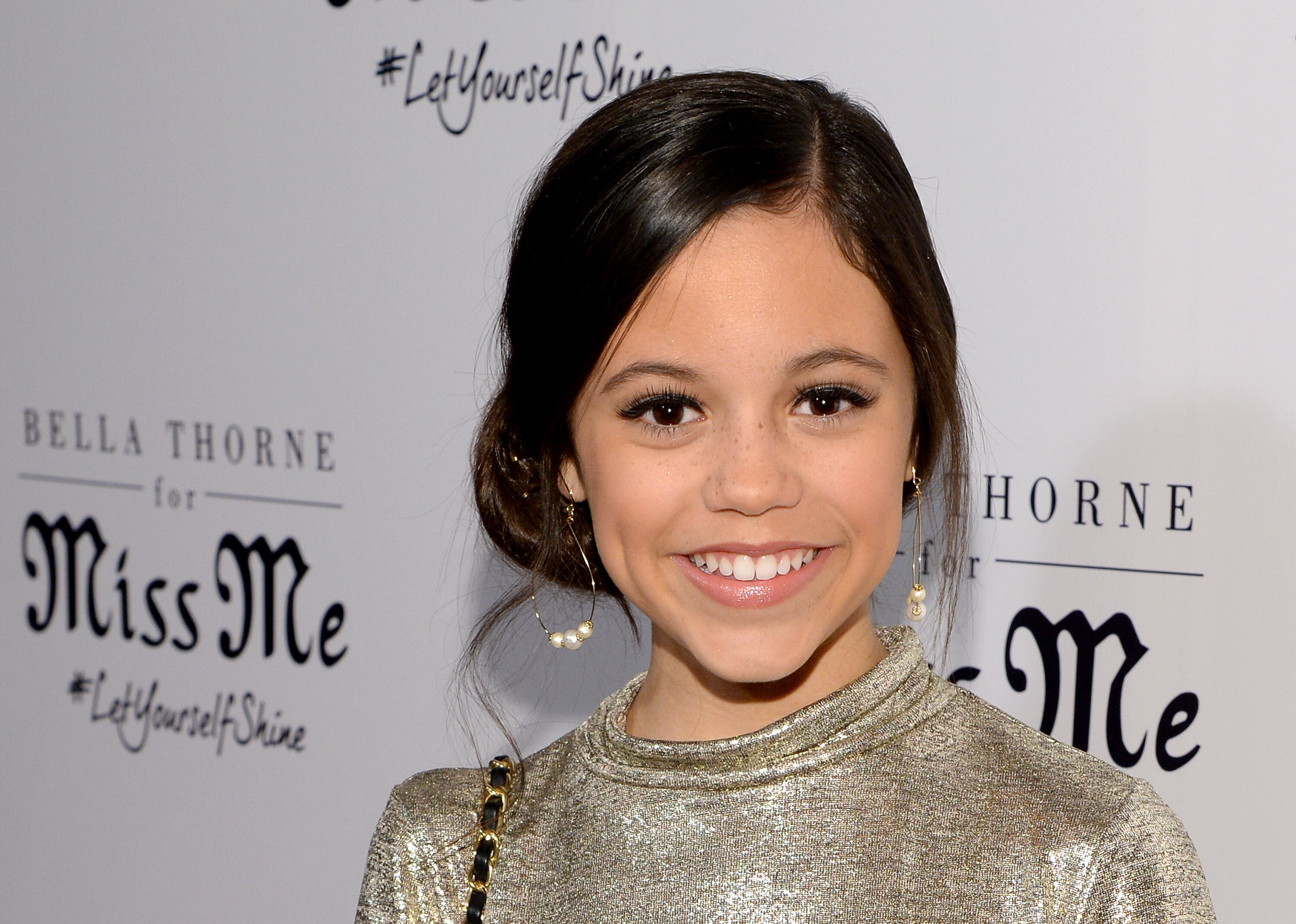 Кеша ортега. Jenna Ortega 2022.