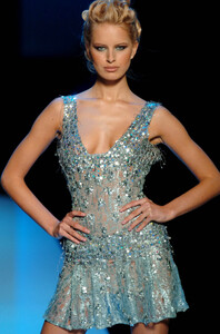 04718_20040122_ElieSaab_01_122_349lo.jpg