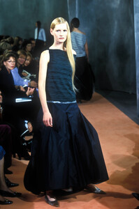 1023540033_Chanel1999WomenRTW60.thumb.jpg.71ebec2d242e00c919f4c4f1dc1ae918.jpg