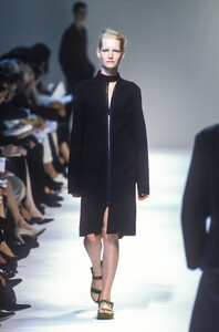 1106969458_JilSander1998WomenRTW20.thumb.jpg.1551de26aa7ce53e91c2aea0c0e24066.jpg