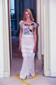1142763772_Fendi1999WomenRTW62.thumb.jpg.19079f643f11b81a637bed8443302877.jpg