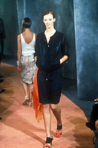 1178812581_Chanel1999WomenRTW1.thumb.jpg.0494c062c899fd19ac2693ee2f932dd2.jpg