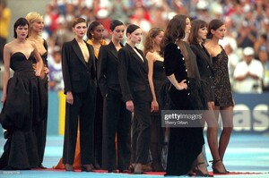 1275303522_ysl-stade1998-group-lineaires-17a23.thumb.jpg.bf27afba4d5158772f05c2030518a7a8.jpg