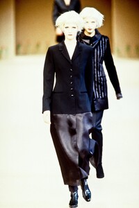 1287932082_Kenzo1996FW1.thumb.jpg.af505ab4927e352443cf15f6ce69f38b.jpg