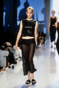 1361307737_DKNY1996WomenRTW48.thumb.jpg.01cadcb5fbf4b661a20edf96f1a5fa65.jpg