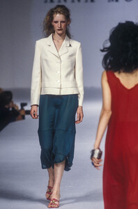 1436567311_AnnaMolinari1997WomenRTW5.thumb.jpg.f66aab0d7772d983ffe6081ab8cfc911.jpg