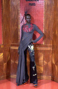 1451921583_alekwekga0115.thumb.jpg.d0fb0bf4a62d49823efe20bfe65f093d.jpg