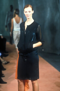 1627701643_Chanel1999WomenRTW2.thumb.jpg.d36fbdeef674751a406a115758a6d76b.jpg