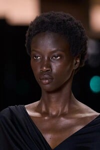 1757379000_SaintLaurentclpF22007.thumb.jpg.bcd8a93aa14fa9d4084d1063bc8c3567.jpg