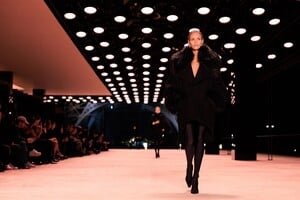 1843422748_SaintLaurentFall22AtmospherebySTYLEDUMONDE0K3A8514FullRes.thumb.jpg.bd83555f92c8a0438a44e912529d54da.jpg