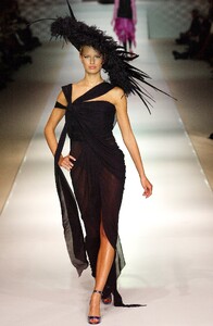 2003-jeanpaulgaultiercoutureSS-6.thumb.jpg.a8d72d5a6ca8f137d2a510f0d8f2e74a.jpg