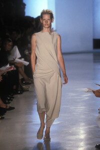 201063937_DonnaKaran1999WomenRTW33.thumb.jpg.d7be6deb8436dda024c837193ab8212d.jpg