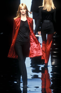 2015416277_Byblos1997WomenRTW53.thumb.jpg.98d9824c548cd3dcbc2baf195e83a8f4.jpg