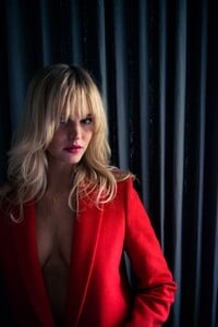 2092417407_ErinHeatherton-TheCoveteur2015_04.2125337423.thumb.jpg.9bb1d6cd374e39f27fa99a76f2ca8481.jpg