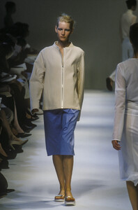 23134045_JilSander1998WomenRTW67.thumb.jpg.4f1a12a75c1494d80caacd5119749340.jpg