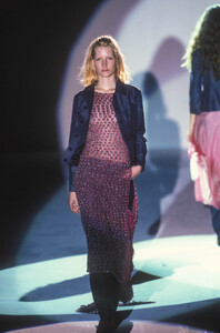 25171349_AnnaMolinari1999WomenRTW44.thumb.jpg.3813dd58040cbbbeaebb9dda1f883c8b.jpg