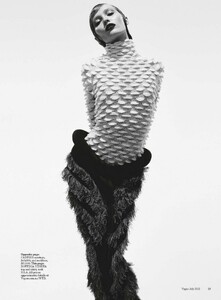 364206278_vogue_australia_-_july_2023-5.jpg