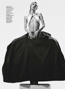 364206309_vogue_australia_-_july_2023-7.jpg