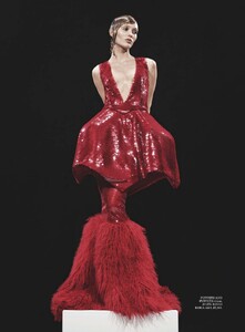 364206379_vogue_australia_-_july_2023-11.jpg