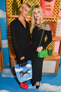 366511322_elle-fanning-longchamp-x-toiletpaper-pop-revolution-launch-party-in-london-07-12.jpg