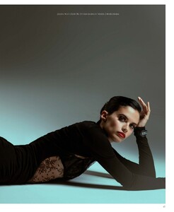 369537436_harpers-bazaar-mexico-08-2023-11.jpg