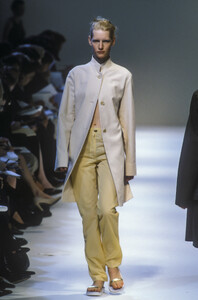 397586359_JilSander1998WomenRTW46.thumb.jpg.9b684beea4a678c895488e4feb39df42.jpg