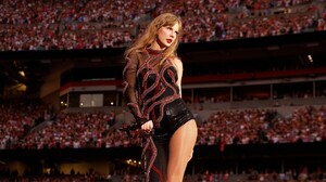 407623346_TaylorSwift-FoxBusiness2023_07_132.thumb.jpg.856bb79944fb921262ccf087a640bec2.jpg