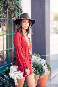 4464277_AlessandraAmbrosio-TheCoveteur2016_11.01GuidetoLosAngeles25376350.thumb.jpg.7c63e371546e60c16cadc46adbcac52d.jpg