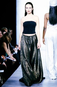 501993559_CarmenMarcValvoFW19993.thumb.jpg.d0c09818e3b244cbc43b68d3aa638387.jpg