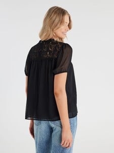 511100_black_outfit_l.jpg