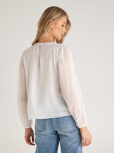 514421_white_outfit_l.jpg