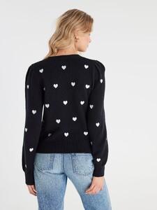 520284_blackwhiteheart_outfit_l.jpg