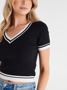 520286_black_back_l.jpg