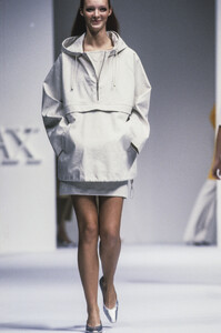 554483035_Sportmax1999WomenRTW49.thumb.jpg.7af7638531aaf43a1486482d246a7ce0.jpg