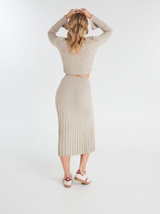 567478_oatmeal_outfit_l.jpg