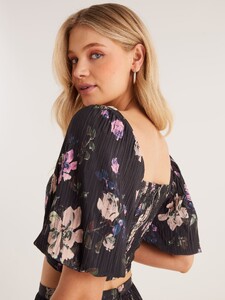 569015_blackrosefloral_back_l.jpg