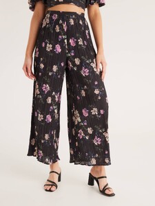 569016_blackrosefloral_l.jpg