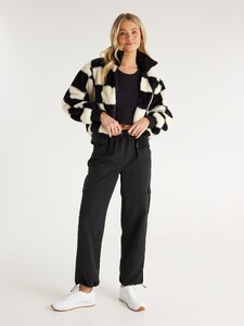 609656_black_back_l.jpg