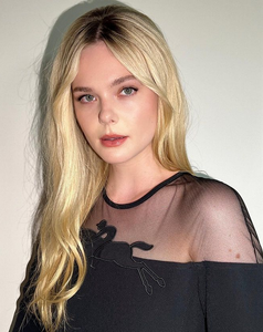 626795581_Screenshot2023-07-13at14-10-10ChristianWoodaufInstagramTheBeautiful@ellefanningfortonights-en.parsonsStyling@samanthamcmillen_stylistellefanning.thumb.png.6625c6054b85a6a2c9b9780000a7bbc3.png