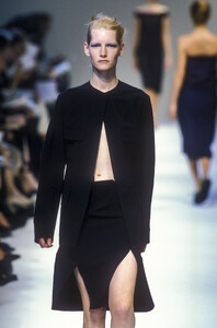 639383819_JilSander1998WomenRTW6.thumb.jpg.e445e739e8b0205c82de75723874b3c7.jpg