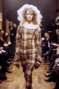 694213688_JunyaWatanabe1994WomenRTW56.thumb.jpg.5dc307fcab6154bfae33580b4cc22992.jpg