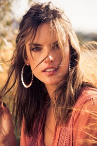 708776319_AlessandraAmbrosio-TheCoveteur2016_11.01GuidetoLosAngeles25376365.thumb.jpg.ebb518a02fa961b0870a8d4a8aec4351.jpg