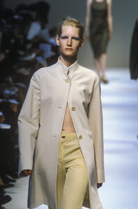 776624097_JilSander1998WomenRTW47.thumb.jpg.0d891f559fdd37f1aee6f510532bc744.jpg