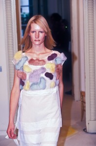 873521978_Fendi1999WomenRTW63.thumb.jpg.01df102463daeb8d78f5652f47afb4be.jpg
