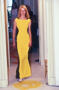 880471387_Fendi1999WomenRTW85.thumb.jpg.b013552ea4e87fc8ca054ab8e8646240.jpg