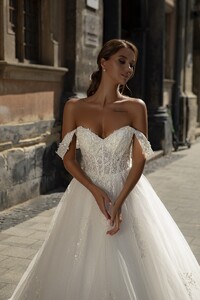 901-2-Wedding-dress-Lady-Di-Bride.jpg